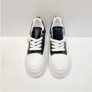 [옷자락]여자 데일리 통굽 키높이 라운드토 캐주얼 스니커즈 운동화