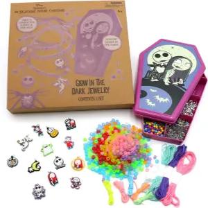 어두운 주얼리 액티비티 세트장에서 크리스마스 빛나기 전의 타라 장난감 악몽