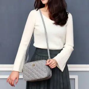 S모아 아담한 사이즈 3중 지퍼 수납공간 데일리 미니 퀄팅백