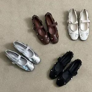 [옷자락]여자 시크 유니크 스터드 메리제인 플랫슈즈