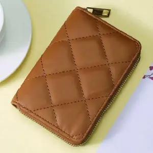 쿨샵 여성 지갑 퀄팅패턴 캐주얼스타일 지퍼 중지갑