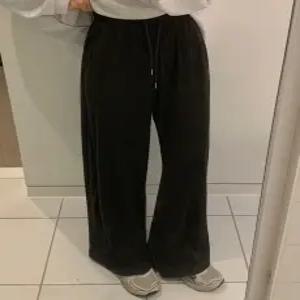 올데이 찰랑 와이드핏 트레이닝 팬츠 (3 color)