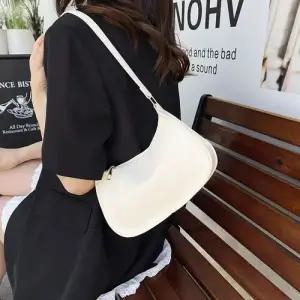 여사친 빈티지 캐주얼 숄더백 대용량 슬림핏 솔리드 패피5