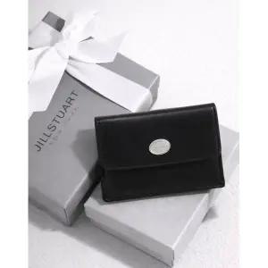 [롯데백화점]질스튜어트 [OR] 오르 블랙 소가죽 플랩 카드지갑 JAWA6E151