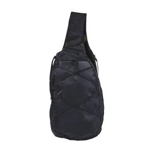 [CP컴퍼니] 남성 렌즈 와펜 럭색 힙색 가방(RCCMAC735A 005269G 888)