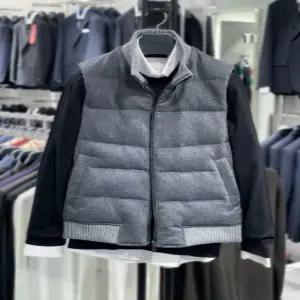 [트루젠] 트루젠 멜란지그레이 울블랜드 구스다운 페딩 조끼 2444IH170430