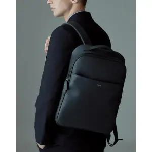 [롯데백화점]헤지스ACC [인기신상] HJBA3E832BK_블랙 가죽 클래식 백팩