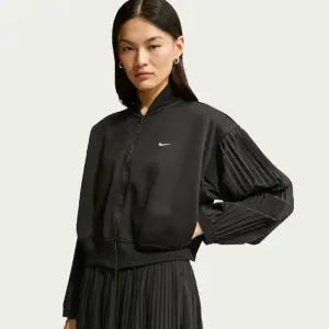 나이키자켓 UQJ IQ0437-010 로고 집업 자켓 루즈핏 플리츠 소매 긴팔 아우터 블랙