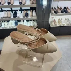 엘칸토 HC10 여성투웨이뮬4cm아이보리 여성양가죽보석장식투웨이뮬 LCWO78U41339