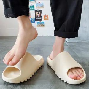 남여공용 데일리 실외 실내 가볍고 쿠션 발편한슬리퍼