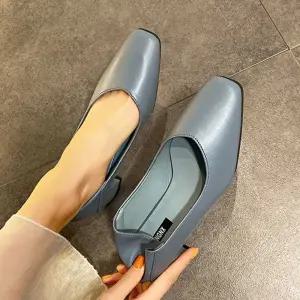 여성30대패션화 가을 외출룩 여자 예쁜 신발 페미닌룩 미들힐 슈즈