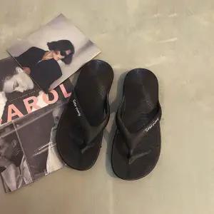 심플 레터링 남녀공용 커플 기본 쪼리 여름 슬리퍼여행용 캐주얼쪼리 비치 비치쪼리