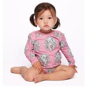 [쁘띠팔레](강남점)-(신세계 강남) 스마포크- 엘스타 고양이 무늬 긴팔 바디수트 우주복