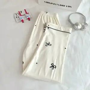 여사친 봄 폴라폴리스 카디건 가디건 나비핏 살구색 원픽1