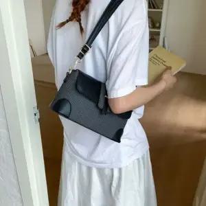 여성 빈티지 캐주얼 숄더백 슬림핏 패피5