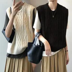루즈핏 라운드넥 꽈배기 베스트 조끼 여자 쪼끼 니트