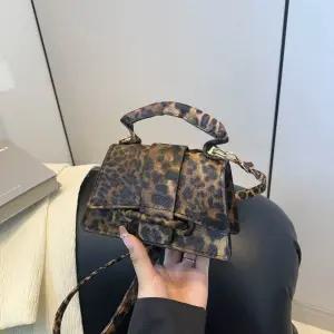 샤오원샵 여친 미니 미니백 스퀘어백에 프린트 크로스백녀 키작녀 토트백 꾹5