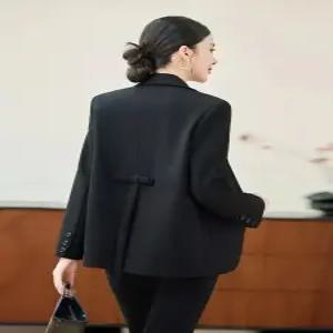 피로달 여사친 검정 가을 코트 재킷 정장 상의 트임 작은 뒤 HO3