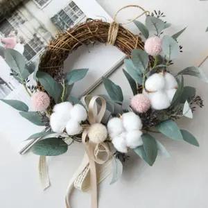 리스 귀여운 꽃잎과 목화로 만든 폼폼 코튼