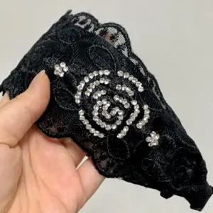 큐빅머리띠 플라워 블랙색상 헤어밴드 레이스 와이드