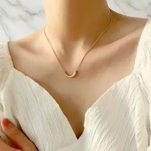 [하프클럽/]여성용 세련된 골드 포인트 목걸이 데일리 스타일