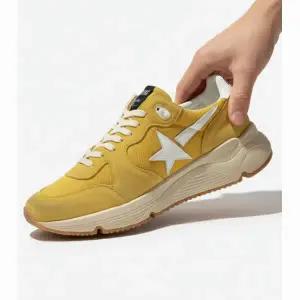 골든구스 러닝솔 화이트 레더 스타 (GMF00681 F005384 20338)