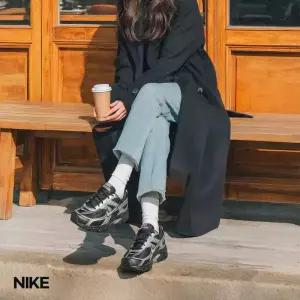 나이키 우먼스 이니시에이터 여성 런닝화 운동화 블랙 메탈릭실버 IO7597-001