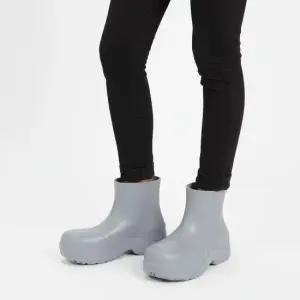 BOTTEGA VENETA 퍼들 여성 앵클 부츠 640045 V00P0 1268