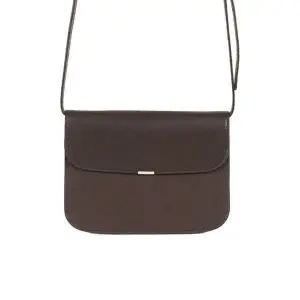[르메르] 소프트 탭 스트랩 미니 숄더백 다크초콜릿 149318539