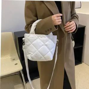 여성크로스백 마름모 퀼팅 귀여운토트백 데일리 크로스 패딩미니백