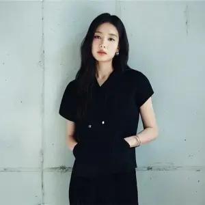 X요이츠 26SS 플리츠 후드 스트링 블라우스