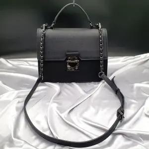 러브캣 사각 체인 토트백 숄더백 크로스백 중고 정품 가방 은피아노