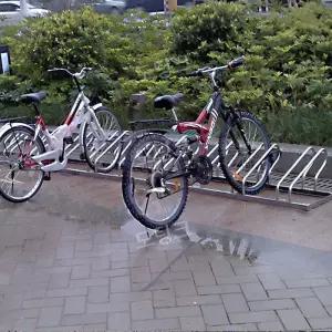 아파트 자전거 주차랙 공원 주차대 나선형 수직 스테인리스 스탠드 진열대 킥보드