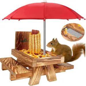 믹스디어 다람쥐 모이통 피크닉 테이블(키 큰 우산 포함) 외부용 나무 옥수수 콥 홀더 포함 귀여운 견고한
