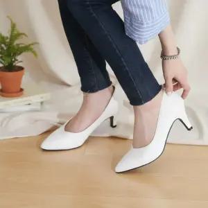 여성용 뾰족코 미들굽 키튼힐 오피스 펌프스