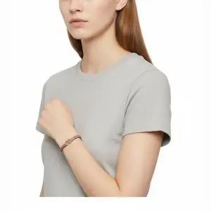 발렌티노 브이로고 시그니처 레더 브레이슬릿 (6W0J0X71 PRH GF9 / 6W2J0X71 GF9)