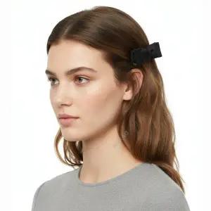 발렌티노 25FW 블랙 V로고 시그니처 새틴 리본 헤어핀 (7W2HT00J CHJ N06 / 7W2HT00J N06)