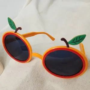 소품 행사 귤 선글라스 사진찍기