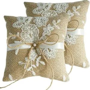 QIRMIZI 2PC 빈티지 러스틱 버랩 링 베어러 베개 - 레이스 보우 자수 플라워 리본이 있는 우아한 가을 웨딩