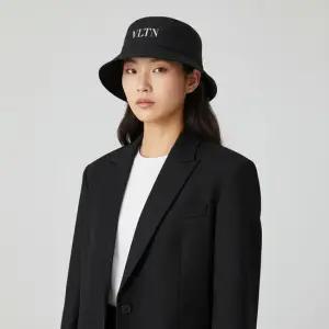 VLTN 로고 버킷햇 3Y2HGA11 WWQ 0NI