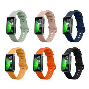 화웨이 밴드 10/9/8 스트랩과 호환되는 kwmobile 스트랩 세트 - 6배 TPU 실리콘 교체 손목밴드 멀티컬러