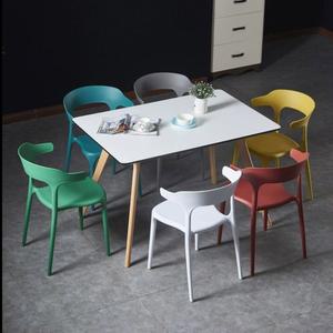 부서지지 않는 소뿔 매장 상황에 그레이 고깃집 파티오 플라스틱 식탁의자 방지 5인치 체어 도톰