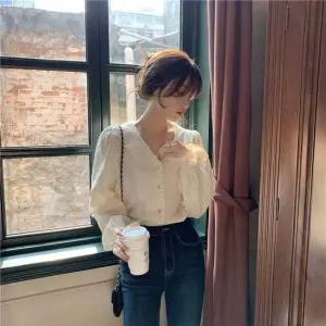 브이넥 블라우스 프릴 퍼프 소매 화이트셔츠