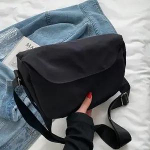 [패션] 베이직 미니 포켓 크로스백 후면 포켓 자석 똑딱이