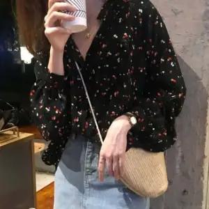 소매 퍼프 플라워 벌룬 긴팔 블라우스 블랙