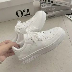 여성 베이직 화이트 스니커즈 운동화 데일리템