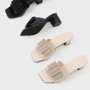 포베스 소가죽 스퀘어 벨트 뮬슬리퍼 5cm