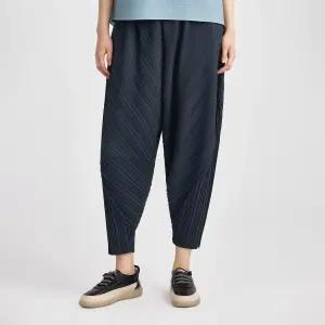 사선주름 9부 플리츠 조거 팬츠_EPPTS324015