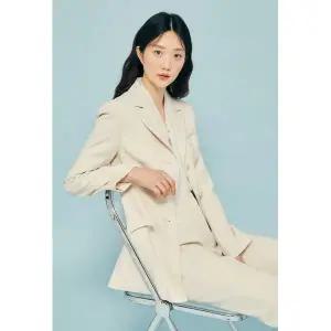 갤러리아 슬림핏 플랩 포켓 재킷(GP3A0JK101)*