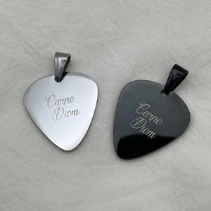 써지컬 커스텀 각인 목걸이 애인 선물 악세사리 팬던트 기타 피크 행운 남자친구 여자친구